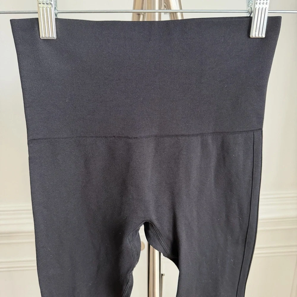 SPANXShape Black Ribbed Knit Leggings Small